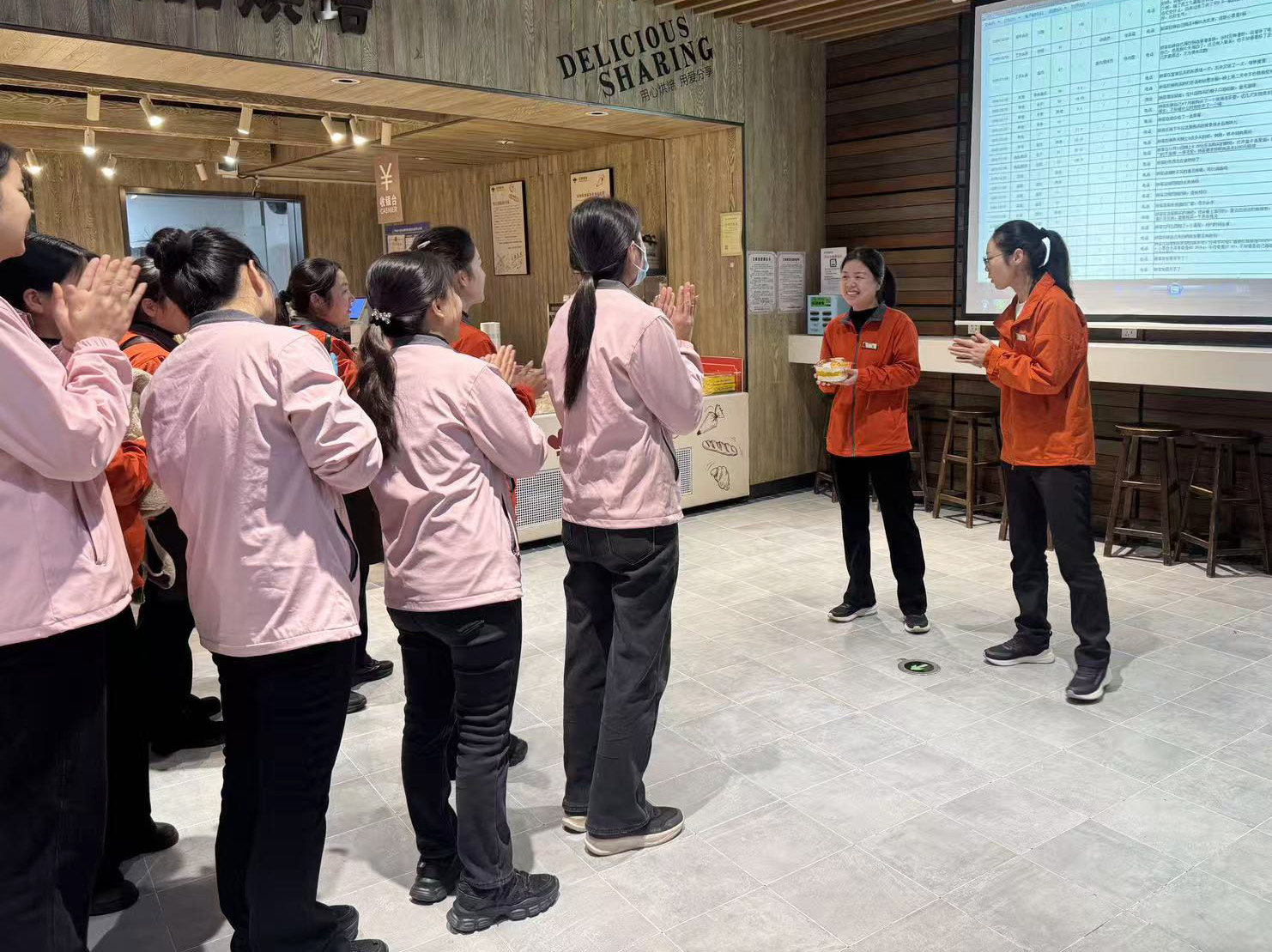 4、91店还将优化关怀计划.jpg