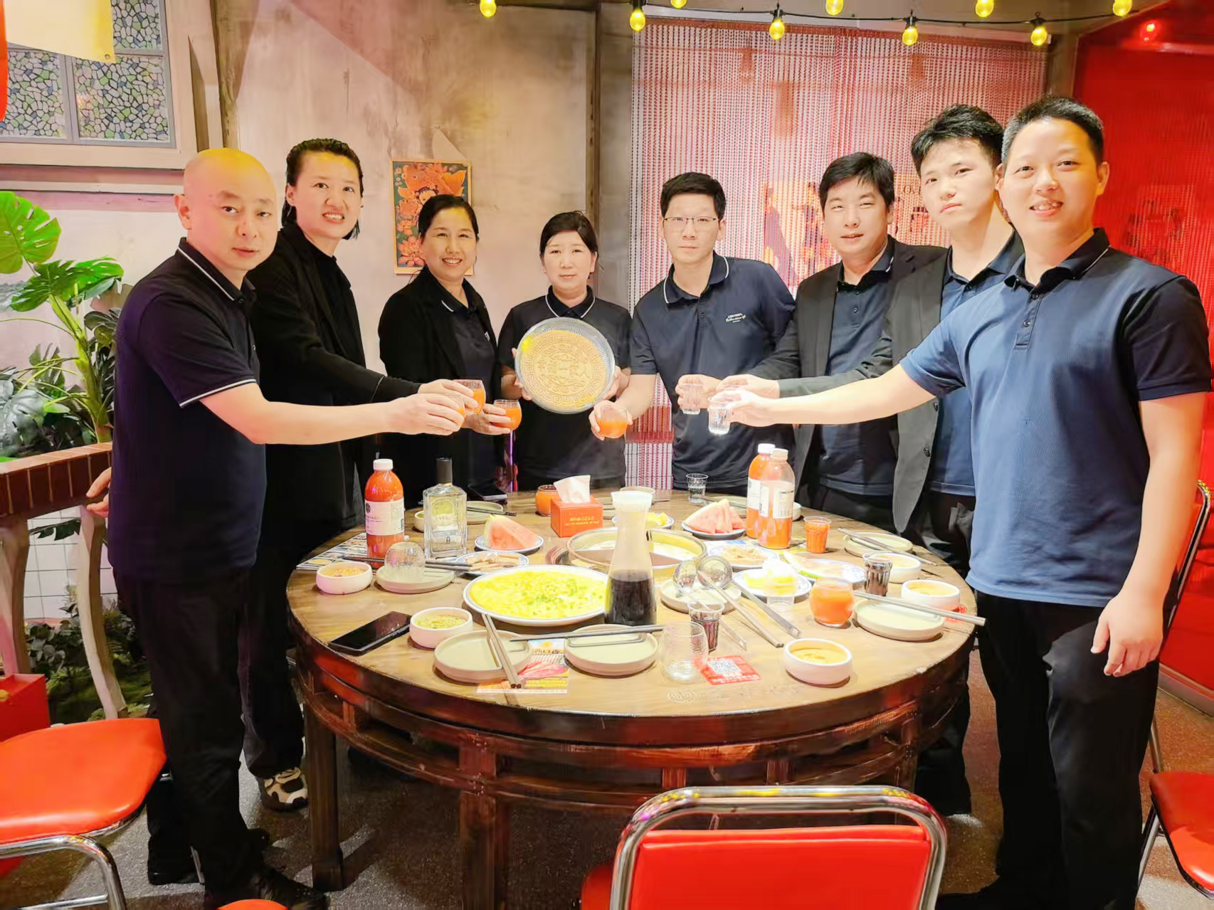 情满中秋  商业连锁公司慰问外派管理人员