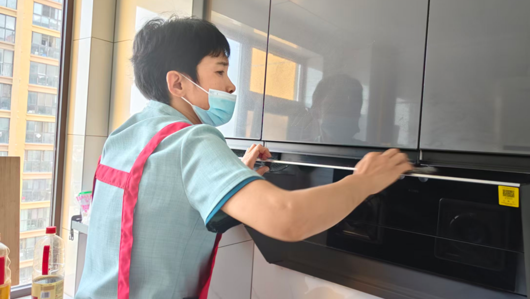 晟地物业如期开展28号便民免费服务日活动